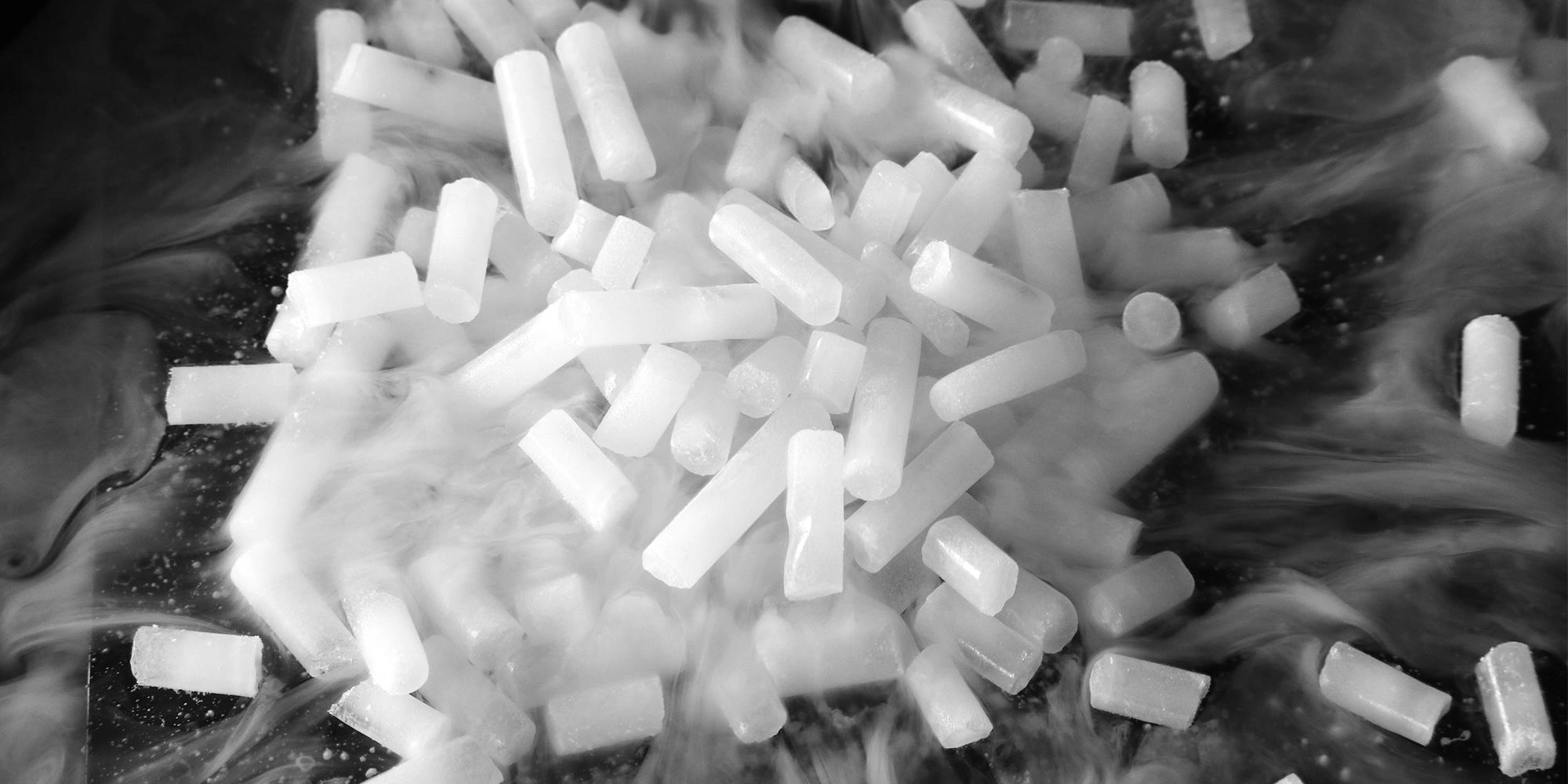 Tout savoir sur la Glace Carbonique : Guide complet (Utilisations, Prix et Sécurité)